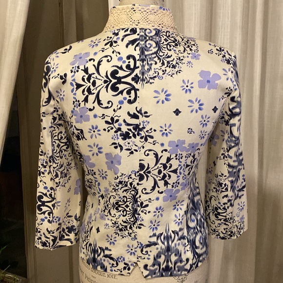 Notations ladies petite blue white floral blazer lace trim light jacket Small PS - Picture 6 of 9